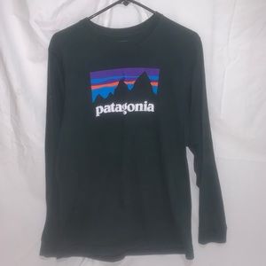 Dark green unisex Patagonia long sleeve